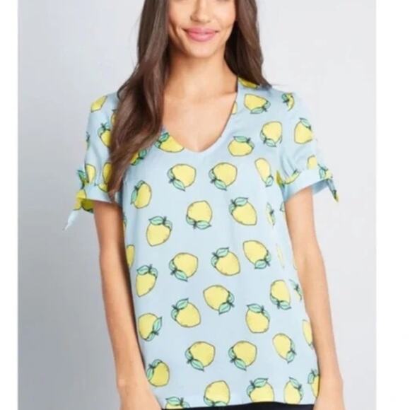 Modcloth Lemon Top Womens Medium Light Blue & Yellow V-Neck Novelty - Picture 1 of 9